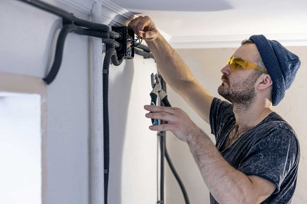 Trouver un électricien Paris 5 en urgence: nos conseils